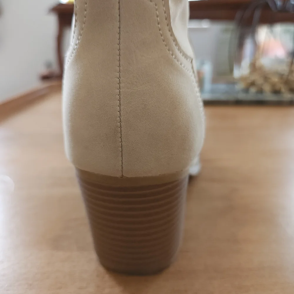 Elegant Tan Women's Country BOOTS SIZE 9.5. SOFT TO TOUCH. - Picture 7 of 12